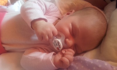 ma cos po tacie juz umie trzymac garde :D