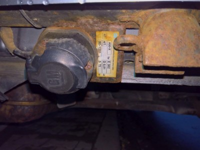 chodzi o ten plastik z logiem GM