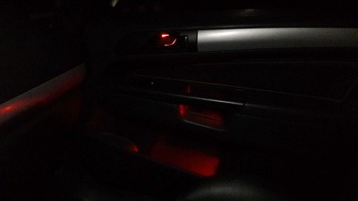 20180925_193134.jpg (27.33 KiB) Przejrzano 2154 razy Aktualizacja oświetlenia: dołożyłem diodę do oryginalnego podświetlenia klamki i teraz jest :ok: