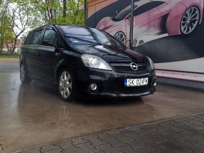 Od pewnego czasu Zosia nie chciała "jechać". Coś ją dławiło. Była jednym słowem zamulona. Jak chciałem przyspieszyć to się ledwo co zbierała, a po skończonym żółwim sprincie był efekt  wystrzałów "marchewek".  W końcu podjechałem do Dr Sumika, by sprawdził DV`kę. Okazało się, że jest sprawna. Diagnoza ? Coś nie tak z wydechem